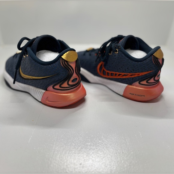 Nike LeBron XXI (21) SE "Olympic" basketball shoes, kids size 4Y - Picture 4 of 14